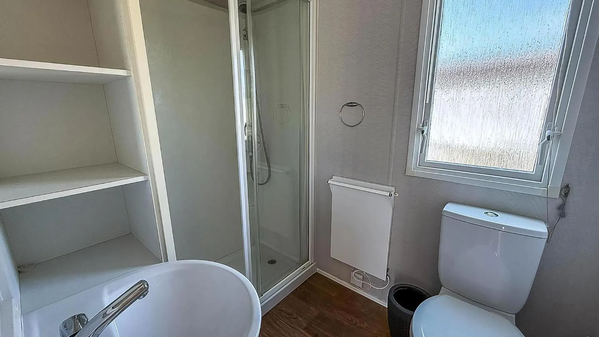 Lovely 6 Berth Caravan For Hire At Barmston Beach Holiday Park Ref 62062Hc Lund 0*,  영국